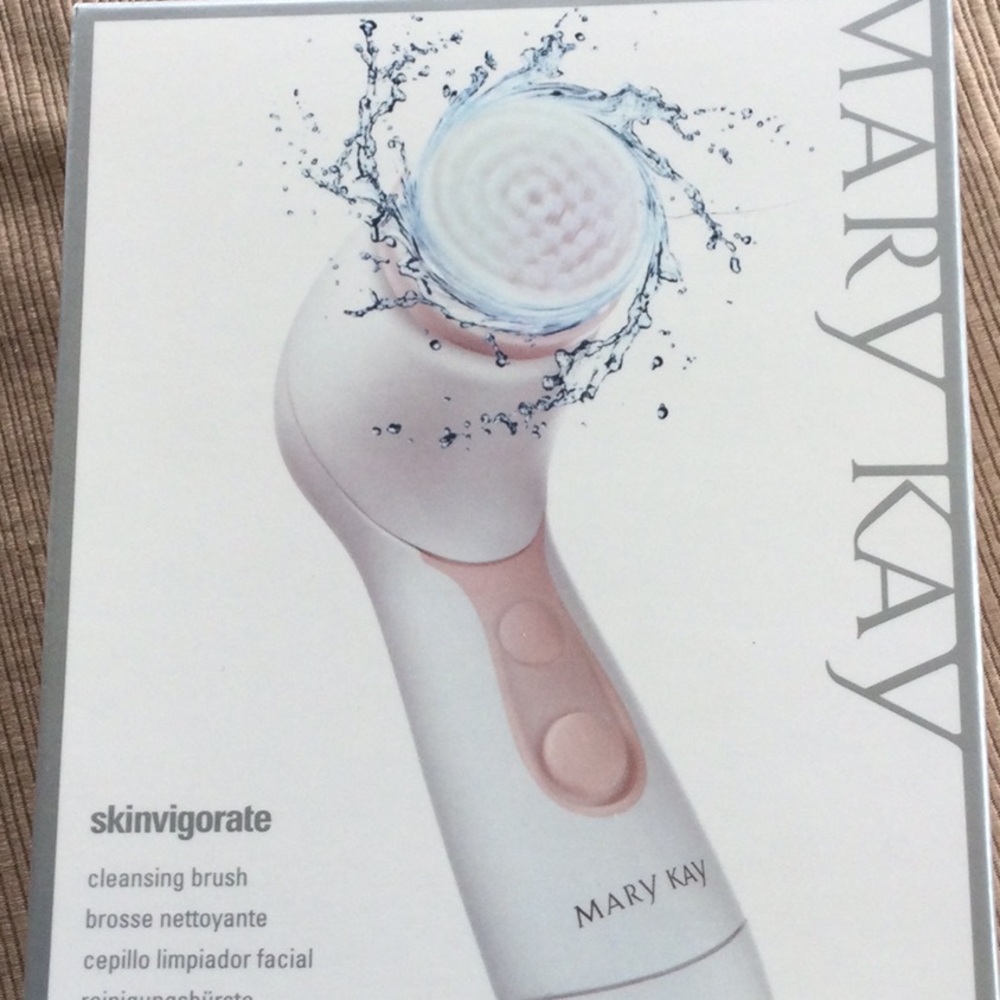 Mary Kay Skinvigorate Cleansing Brush - White and Pink